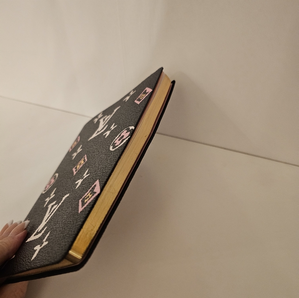 Louis Vuitton Black and Pink Monogram Note Book - Picture 10 of 16